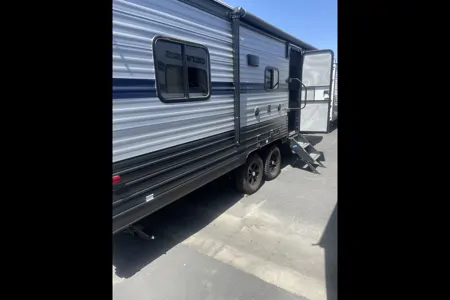 Cherokee greywolf Toy Hauler