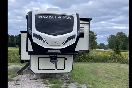 Ron's Keystone Montana High Country 281CK Fifth Wheel
