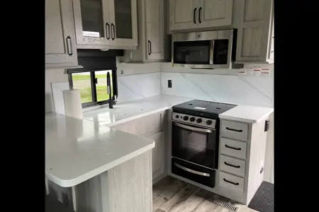 Ron's Keystone Montana High Country 281CK Fifth Wheel