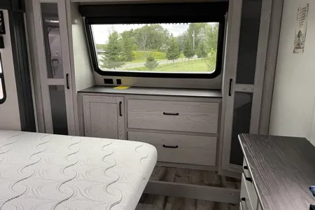 Ron's Keystone Montana High Country 281CK Fifth Wheel