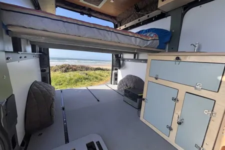 LIBRA Van