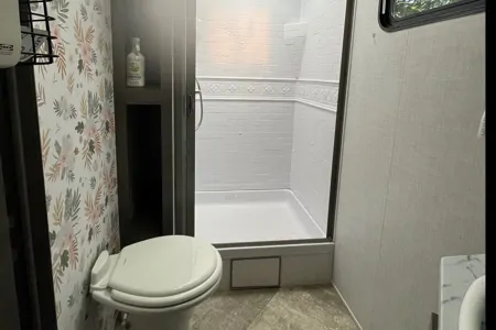 Emily's East to West Alta 2100mbh Travel Trailer