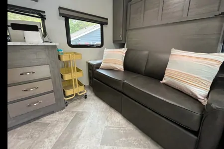 Emily's East to West Alta 2100mbh Travel Trailer