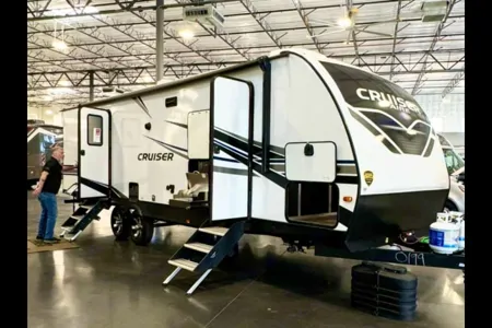 P & N Cruiser air Travel Trailer