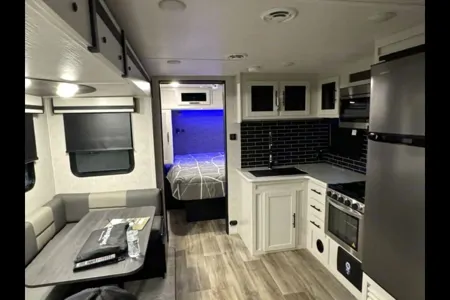 P & N Cruiser air Travel Trailer