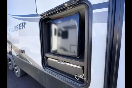 P & N Cruiser air Travel Trailer