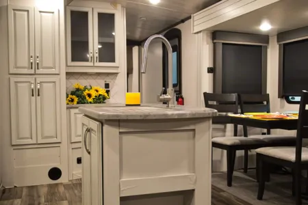 2022 Cozy Cougar With Washer & Dryer