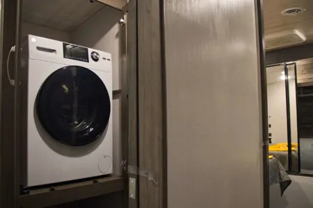 2022 Cozy Cougar With Washer & Dryer