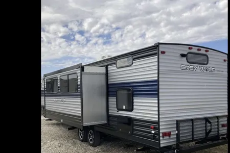 ILHAN's CHEROKEE Grey Wolf  29 TE Travel Trailer