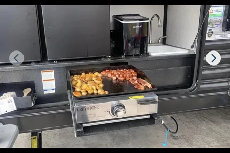 ILHAN's CHEROKEE Grey Wolf  29 TE Travel Trailer