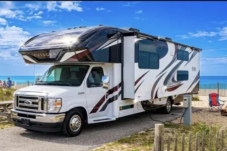 C20*NEW*Luxury Entegra Sleeps 10-Private MasterSuite Entegra Class C