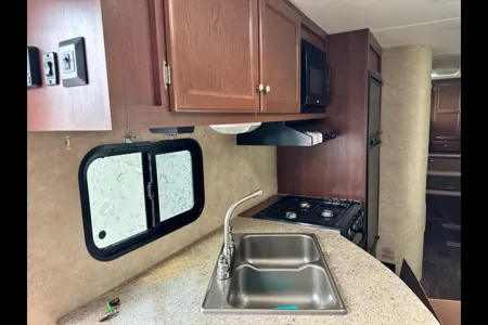 Crossroads Z-1 Travel Trailer