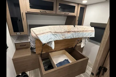 Alliance Delta BH241 Travel Trailer, Starlink included.