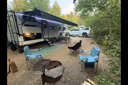 Alliance Delta BH241 Travel Trailer, Starlink included.