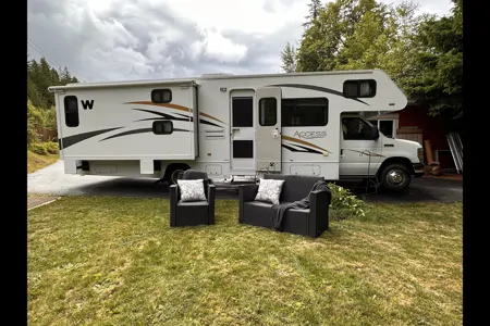 Lazen🐝 RV Adventures - Winnebago RV Cottage- SQUAMSH BASE CAMP