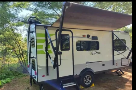 Josee's Flagstaff E-Pro 19FBS Travel Trailer