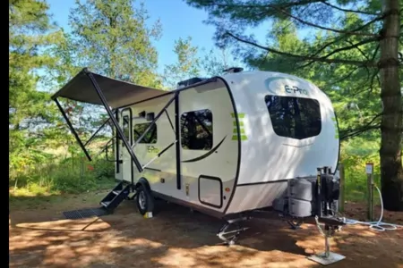Josee's Flagstaff E-Pro 19FBS Travel Trailer