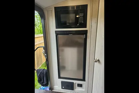 Josee's Flagstaff E-Pro 19FBS Travel Trailer