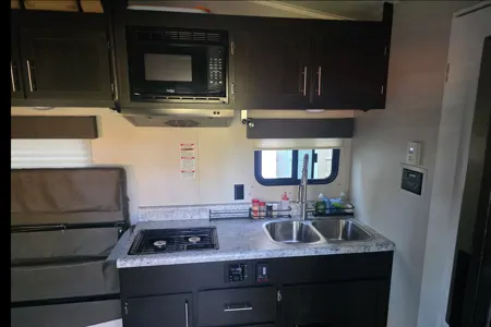 Dune Sport Man Cave TH24 Toy Hauler