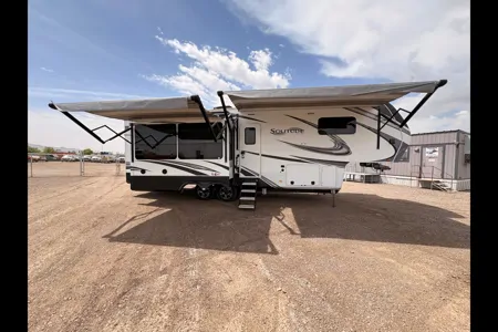 Spacious & Serene: Grand Design Solitude Escape