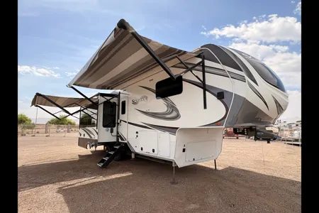 Spacious & Serene: Grand Design Solitude Escape