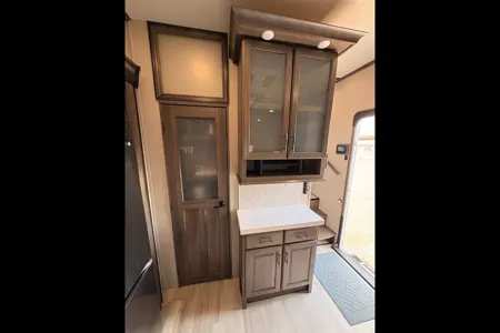 Spacious & Serene: Grand Design Solitude Escape