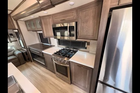 Spacious & Serene: Grand Design Solitude Escape