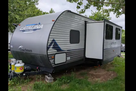 Guillaume's Coachmen Catalina 263bhs Travel Trailer