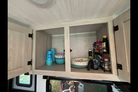34ft camper sleeps 8-9 (delivery required)