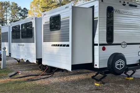 Fully Stocked + Outdoor Kitchen | Bunkhhouse | Delivery & Setup | Sleeps 7