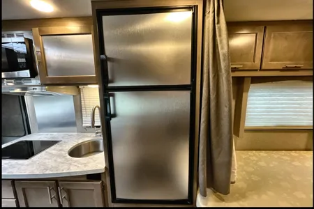 Adventurer Manufacturing 23RB Class