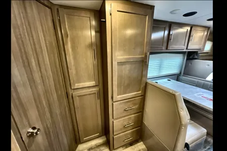 Adventurer Manufacturing 23RB Class