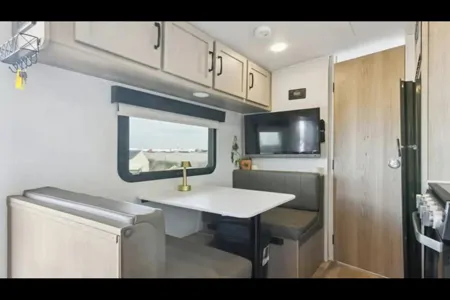 2024 Flagstaff E-Pro: Lightweight + Modern