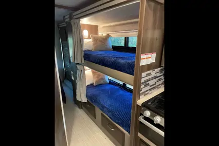 Black & Blue Entegra Coach Esteem 31F Class C