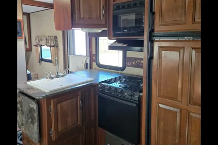 Bobbie-Jo's Keystone Cougar Travel Trailer