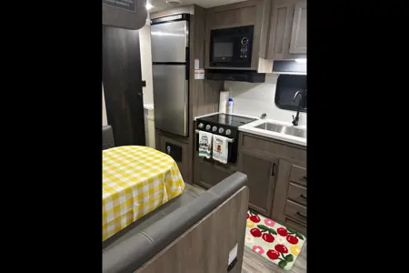 Daniela’s Starcraft 26BH AUTUMN RIDGE SIGNATURE Travel Trailer