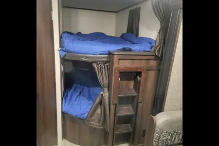 The Family Getaway in a Jayco Slx 287bhsw Travel Trailer