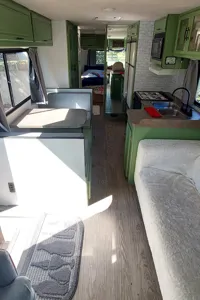 Aliaksandr 's Thor Motor Coach Residency Class A