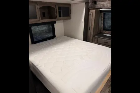 CJ's Venture RV Sporttrek Touring Edition Travel Trailer