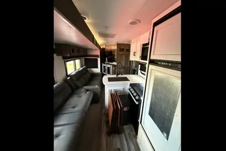 CJ's Venture RV Sporttrek Touring Edition Travel Trailer