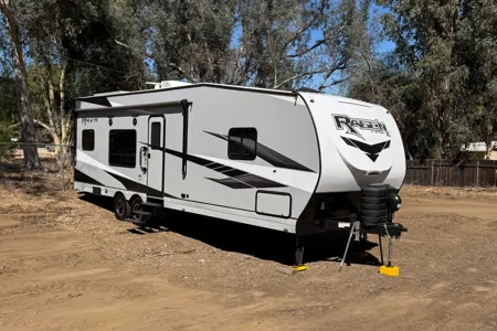 Genesis Supreme Ragen RV R275CRXL Toy Hauler