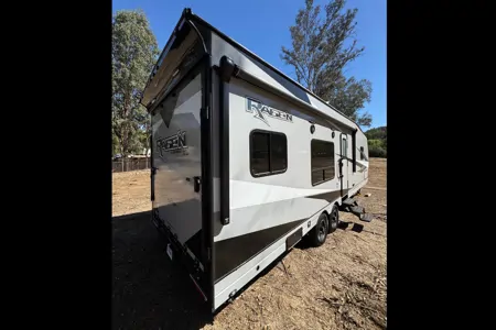 Genesis Supreme Ragen RV R275CRXL Toy Hauler