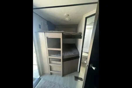 Jordan's Keystone 29dwse Travel Trailer