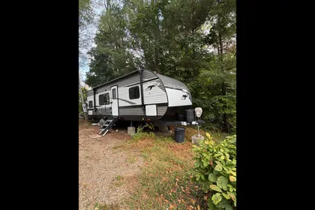 Howie and Jenny’s Heartland Trailrunner Travel Trailer