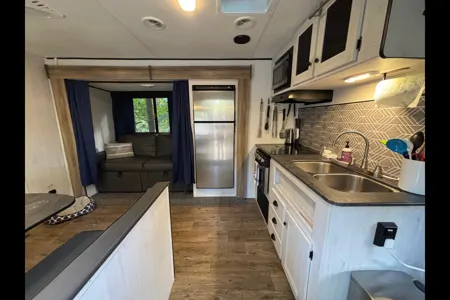 Howie and Jenny’s Heartland Trailrunner Travel Trailer