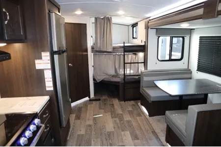 Jeremy's Keystone Springdale 282bh Travel Trailer