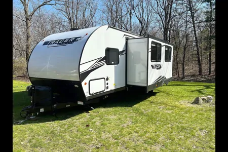Fireside RV's 2024 Prime Time Tracer 26BHSLE Bunkhouse - LMI1275 *