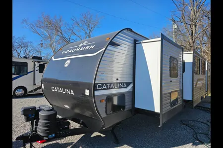 Damon's Coachmen Catalina Travel Trailer