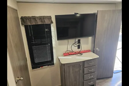 Damon's Coachmen Catalina Travel Trailer