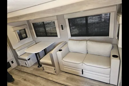 Damon's Coachmen Catalina Travel Trailer